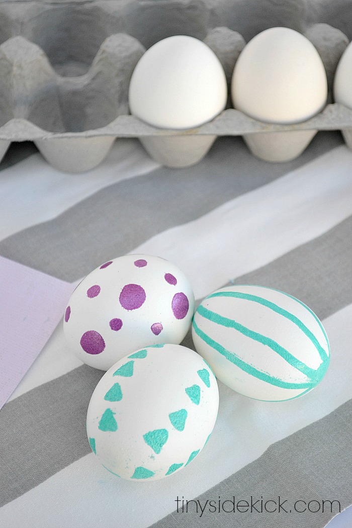 embossed-Easter-eggs-decorating-eggs-easter-egg-decorating-coloring-eggs-dying-eggs-6